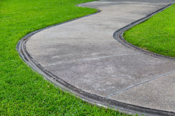 Concrete Sidewalk Construction in Palm Desert