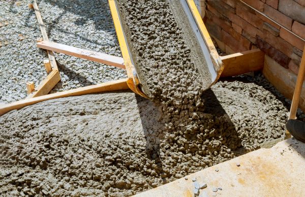 Cement Walkway Pouring in Palm Desert